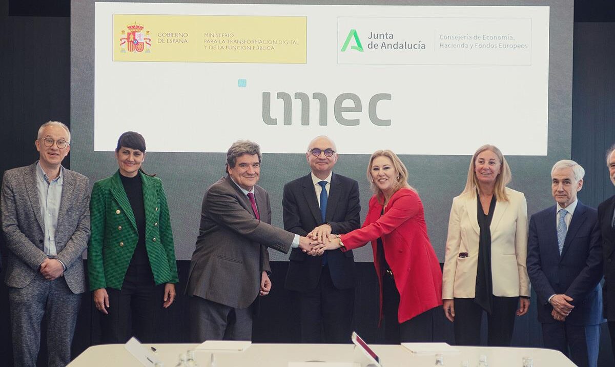 Histórico momento de la firma de un Memorándum con el prestigioso IMEC para ubicar en España su 2º centro mundial