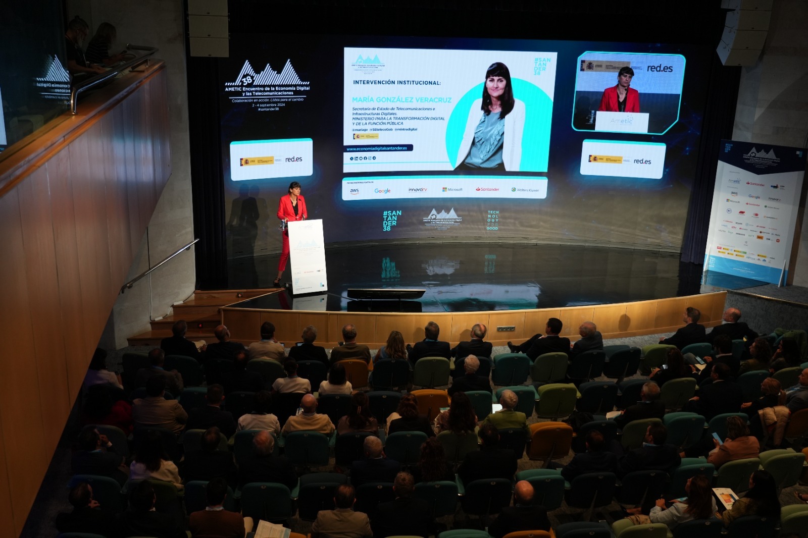 Abriendo el nuevo curso en el 38º encuentro de la economía digital de AMETIC en Santander